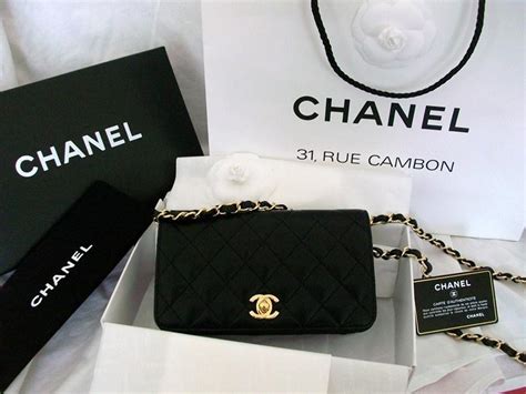 sac chanel pour homme|sac chanel sale.